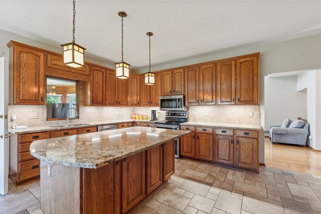 1302 NE Lake View Court, Ankeny, IA 50021