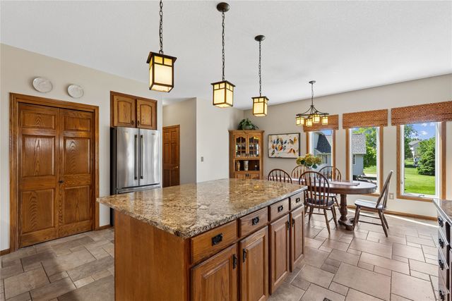 1302 NE Lake View Court, Ankeny, IA 50021