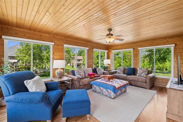 1302 NE Lake View Court, Ankeny, IA 50021