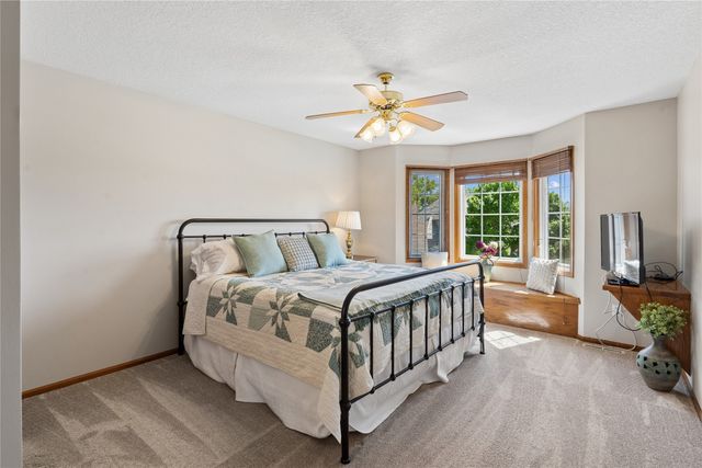 1302 NE Lake View Court, Ankeny, IA 50021