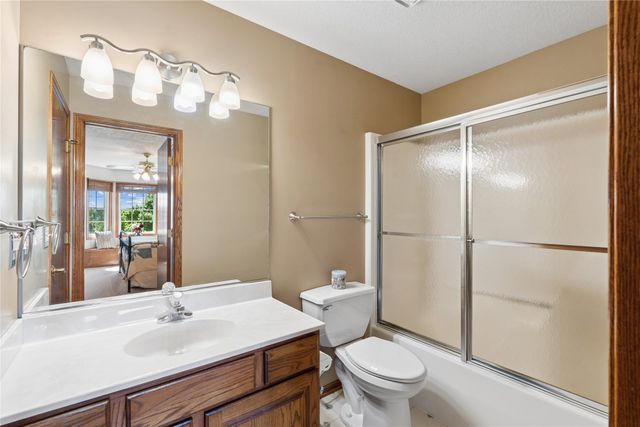 1302 NE Lake View Court, Ankeny, IA 50021