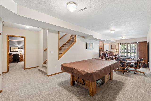 1302 NE Lake View Court, Ankeny, IA 50021