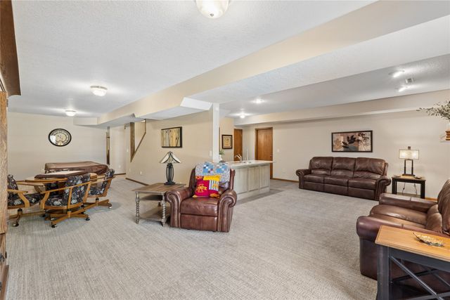 1302 NE Lake View Court, Ankeny, IA 50021