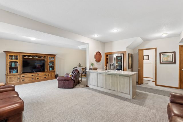 1302 NE Lake View Court, Ankeny, IA 50021