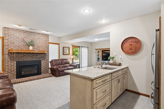 1302 NE Lake View Court, Ankeny, IA 50021