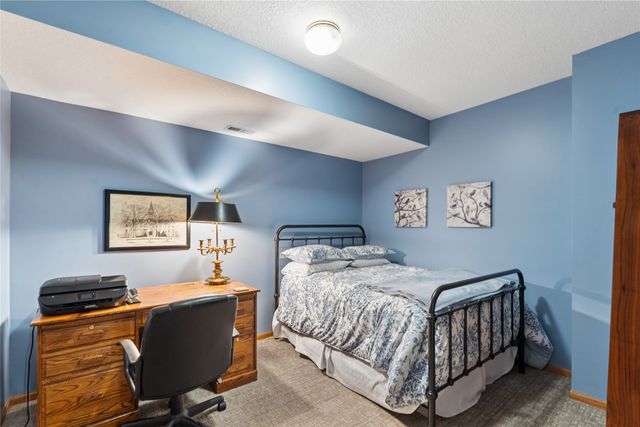 1302 NE Lake View Court, Ankeny, IA 50021