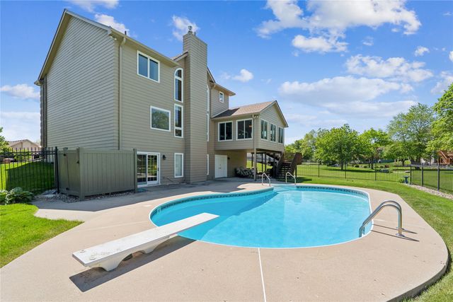 1302 NE Lake View Court, Ankeny, IA 50021