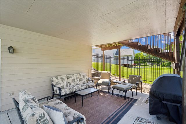 1302 NE Lake View Court, Ankeny, IA 50021