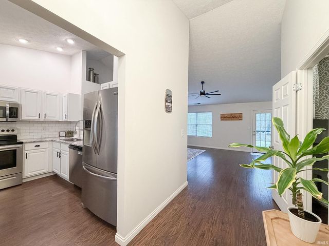 10244 Clippinger Road, Evansville, IN 47725