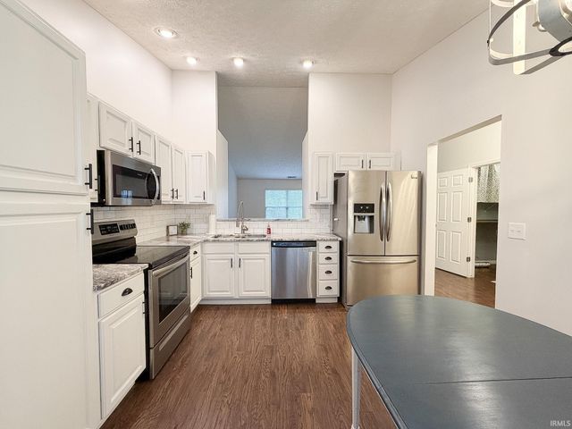 10244 Clippinger Road, Evansville, IN 47725