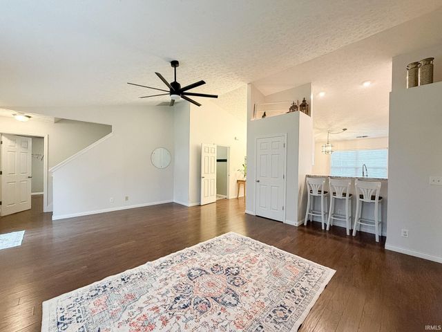 10244 Clippinger Road, Evansville, IN 47725