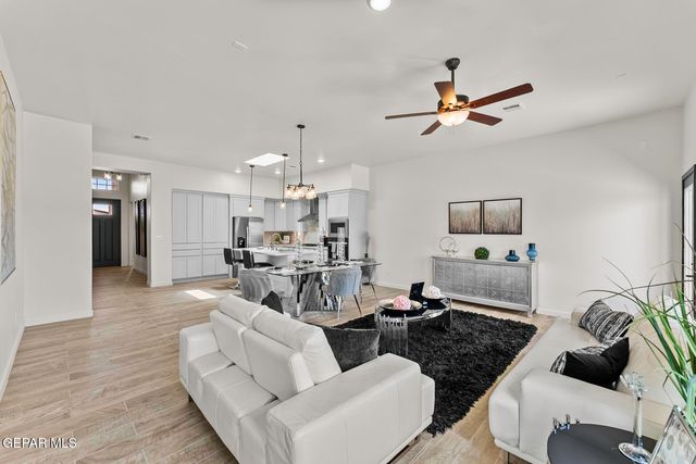 1122 Brass Hill Avenue, Santa Teresa, NM 88008