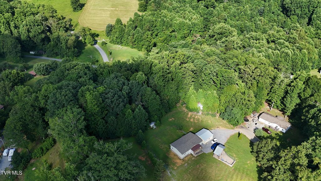 Tr 4 Crystal Lane, Unicoi, TN 37692