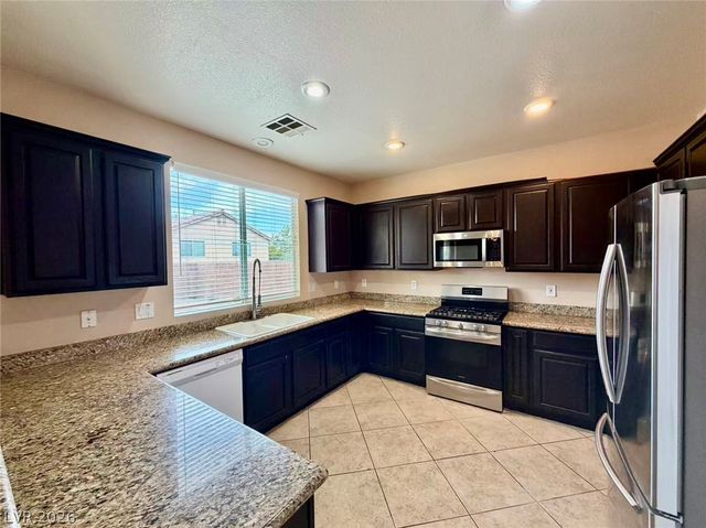 6068 Laughing Creek Street, Las Vegas, NV 89148