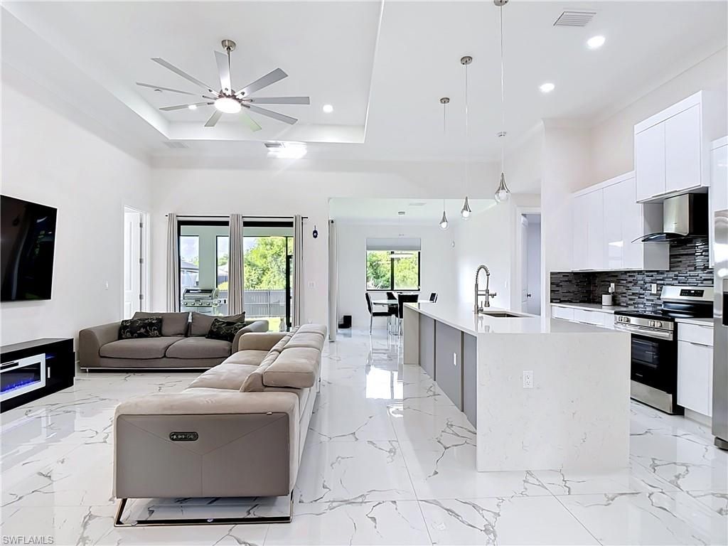 2905 4th ST W, LEHIGH ACRES, FL 33971 — photo 3