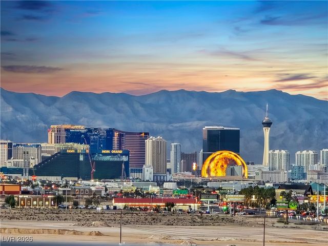 8255 Las Vegas Boulevard 1213, Las Vegas, NV 89123