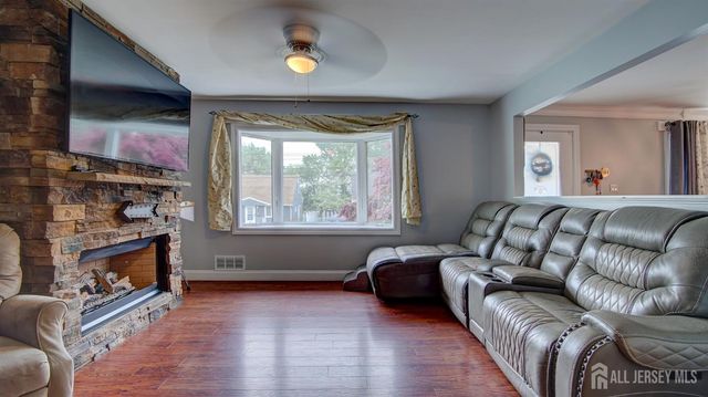 39 Joyce Place, Sayreville, NJ 08859