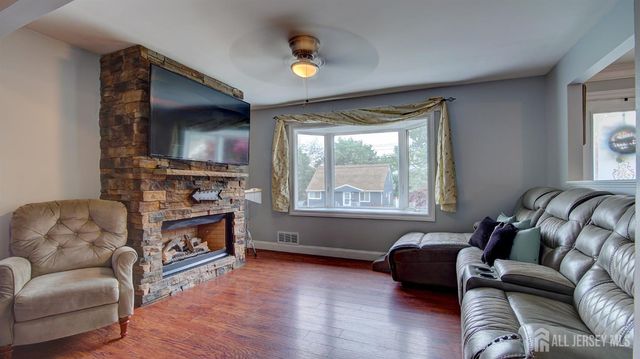 39 Joyce Place, Sayreville, NJ 08859