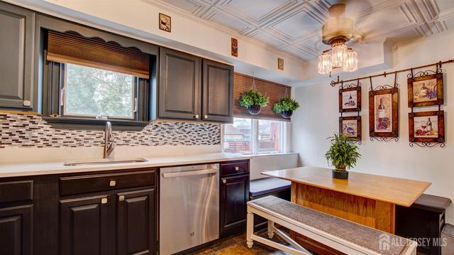 39 Joyce Place, Sayreville, NJ 08859