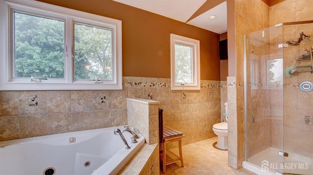 39 Joyce Place, Sayreville, NJ 08859