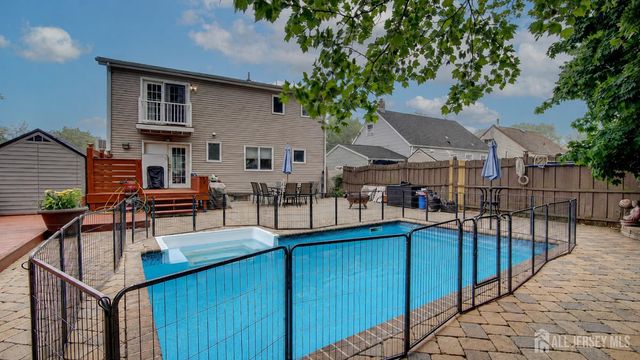39 Joyce Place, Sayreville, NJ 08859