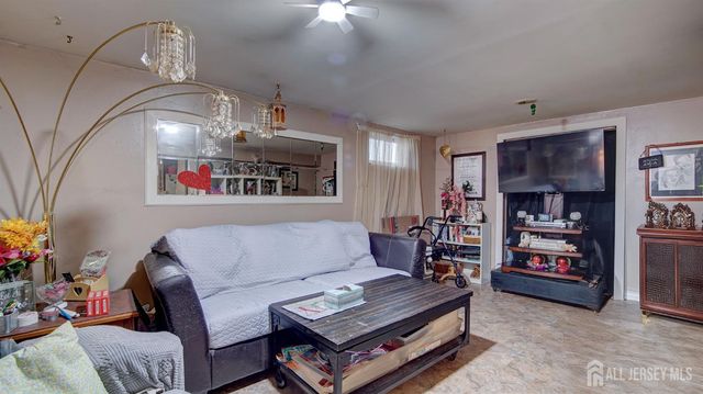 39 Joyce Place, Sayreville, NJ 08859