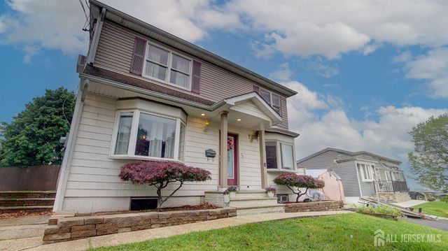 39 Joyce Place, Sayreville, NJ 08859