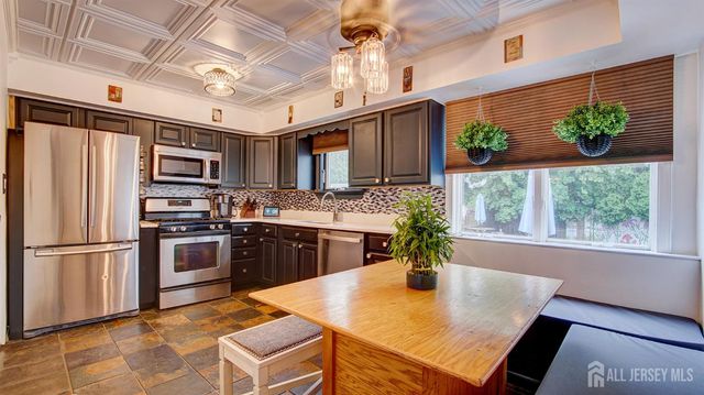 39 Joyce Place, Sayreville, NJ 08859