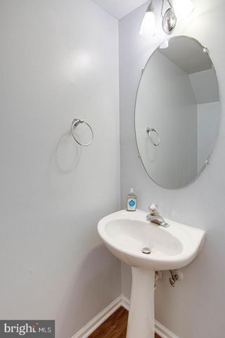 938 HERONS RUN LN, Woodbridge, VA 22191