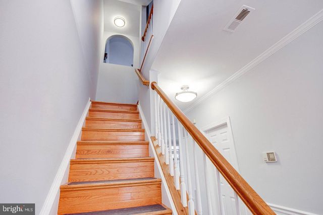 938 HERONS RUN LN, Woodbridge, VA 22191