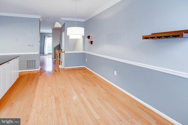 938 HERONS RUN LN, Woodbridge, VA 22191