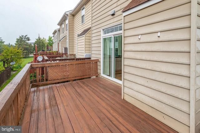 938 HERONS RUN LN, Woodbridge, VA 22191