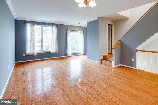 938 HERONS RUN LN, Woodbridge, VA 22191