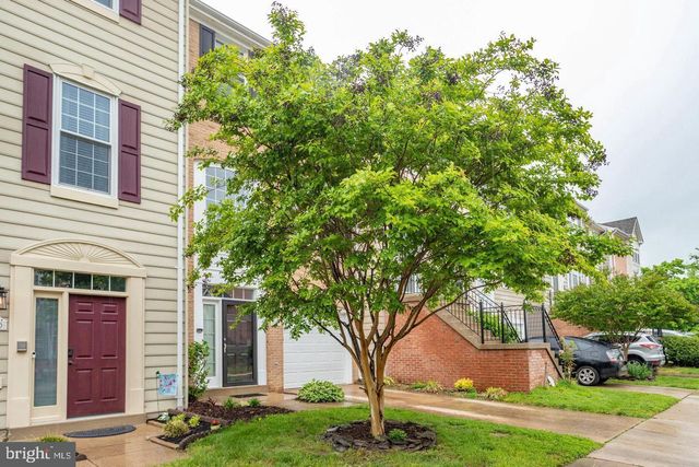 938 HERONS RUN LN, Woodbridge, VA 22191