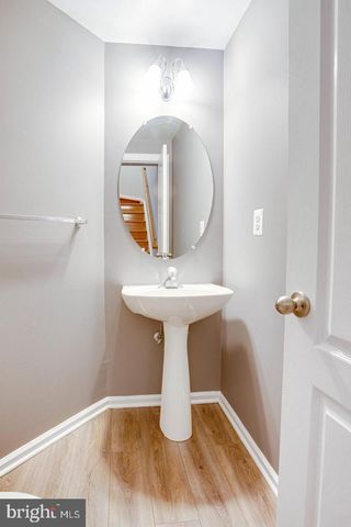 938 HERONS RUN LN, Woodbridge, VA 22191