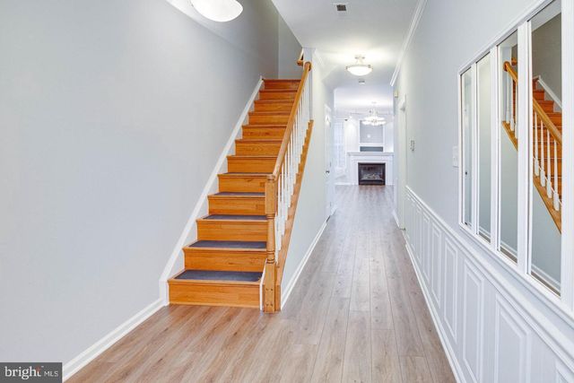 938 HERONS RUN LN, Woodbridge, VA 22191