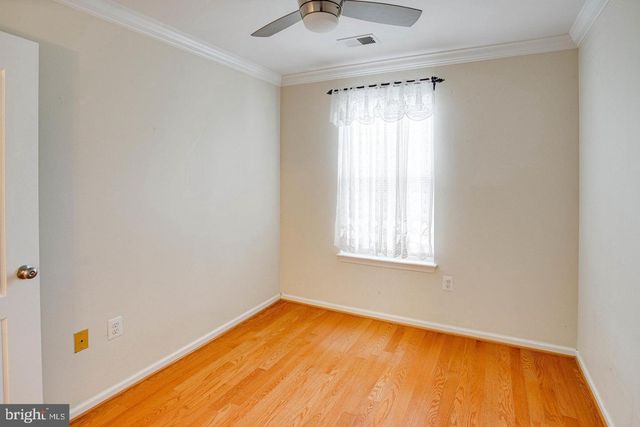 938 HERONS RUN LN, Woodbridge, VA 22191