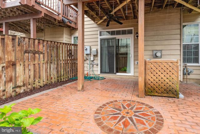 938 HERONS RUN LN, Woodbridge, VA 22191