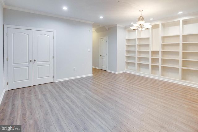 938 HERONS RUN LN, Woodbridge, VA 22191