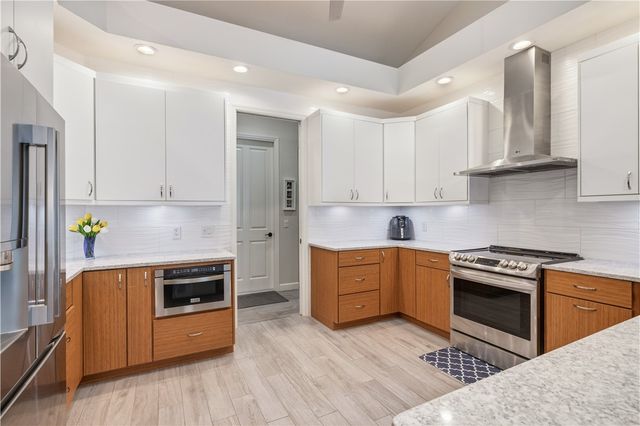 330 Marbrisa Drive, Vero Beach, FL 32963