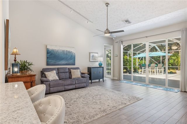 330 Marbrisa Drive, Vero Beach, FL 32963