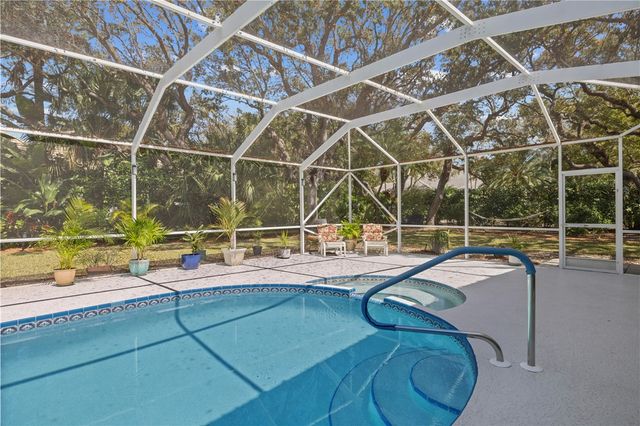 330 Marbrisa Drive, Vero Beach, FL 32963