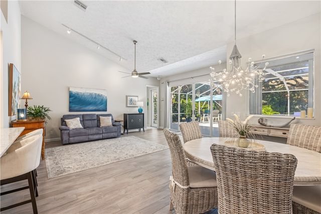 330 Marbrisa Drive, Vero Beach, FL 32963