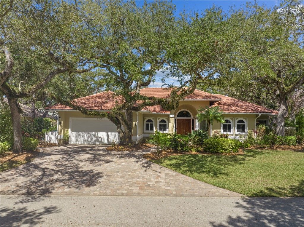 330 Marbrisa Drive, Vero Beach, FL 32963