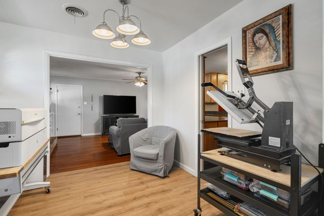 5801 Wessex Avenue, Fort Worth, TX 76133