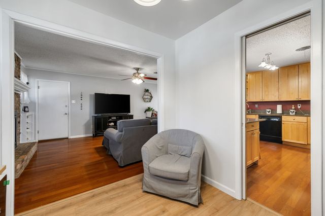 5801 Wessex Avenue, Fort Worth, TX 76133