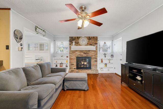 5801 Wessex Avenue, Fort Worth, TX 76133