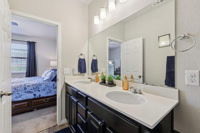 184 Corvid DR, Buda, TX 78610