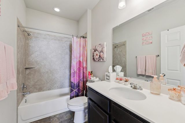 184 Corvid DR, Buda, TX 78610