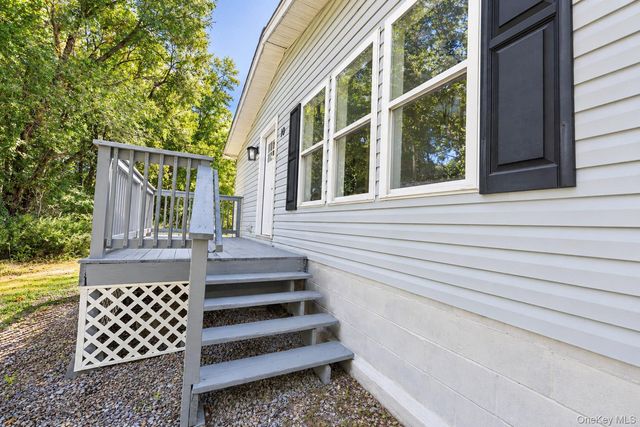 10 Spike Horn Road, Saugerties, NY 12477